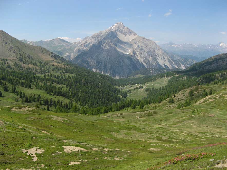 15 Lglio 2013-La Valle Gimont e il monte Chaberton visi dalla zona del Col Saurel