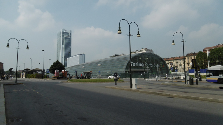 6 luglio 2015 Torino-Nuova stazione di Porta Susa e grattacielo Intesa-San Paolo